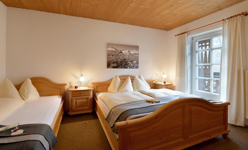 Hanserhof Fuegen Room photo